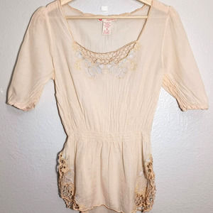 forever twenty one Summer Cotton Enbroidery Short Sleeve Cream Sz M Blouse